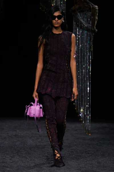 Look 11